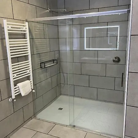 Апартаменты Buen Pastor Suite Apartment - A Estrenar!